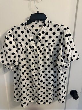 Grace + Emma White Polka Dot Short Sleeve Blouse
